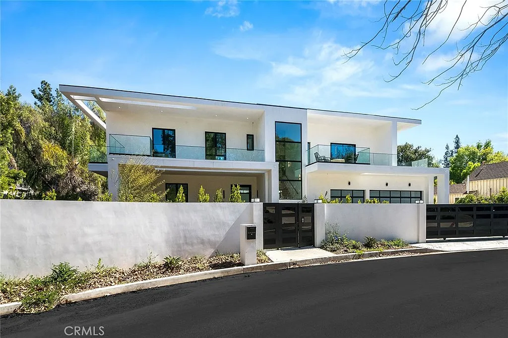 6 bed, 6.5 bath, 8000 sqft, $29,500 — Photo 3