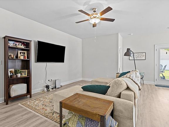 2nd image of 21 Woodcross Dr