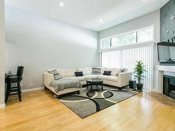 3rd image of 1516 East Broadway