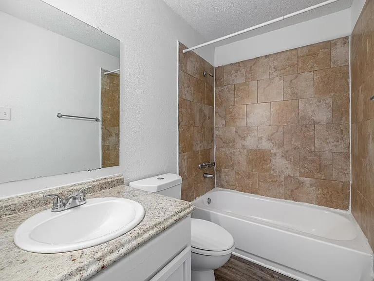 Residences at Overlook — Photo 72