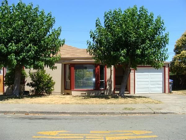 1st image of 282 Gardens Ave