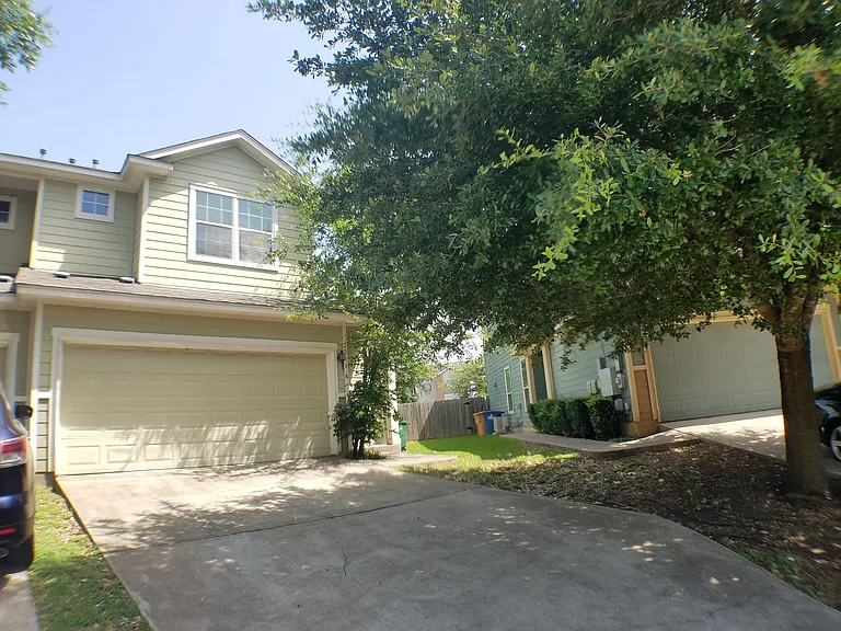 2500 Allred Dr — Photo 1