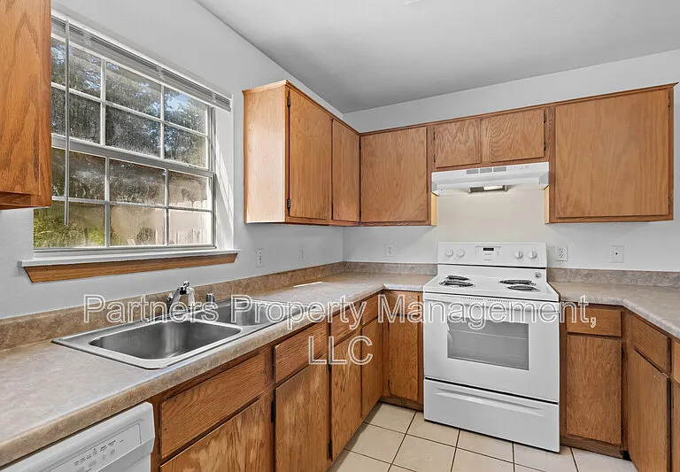 888 S Curtis Ave #1 — Photo 4