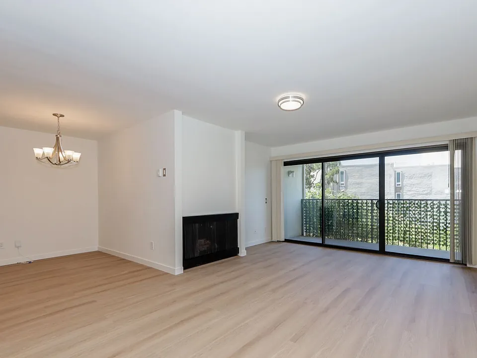 380 Vallejo Dr #128