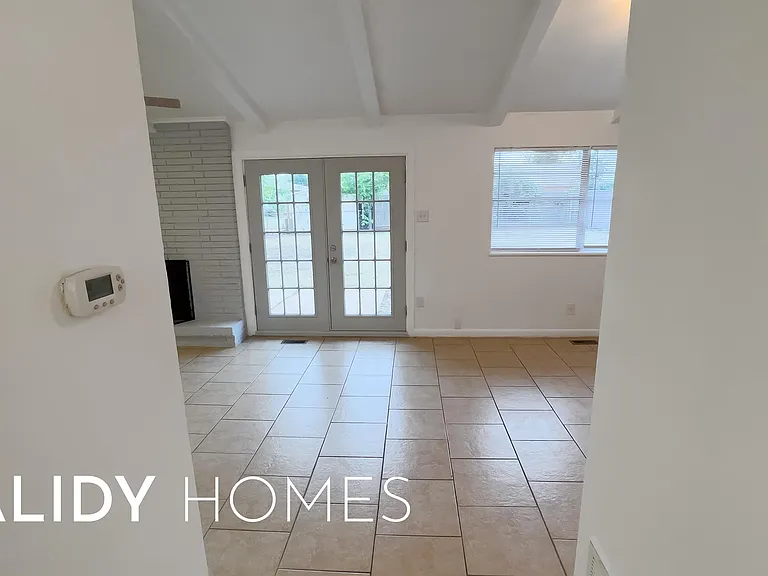 2714 Tottingham Rd — Photo 9