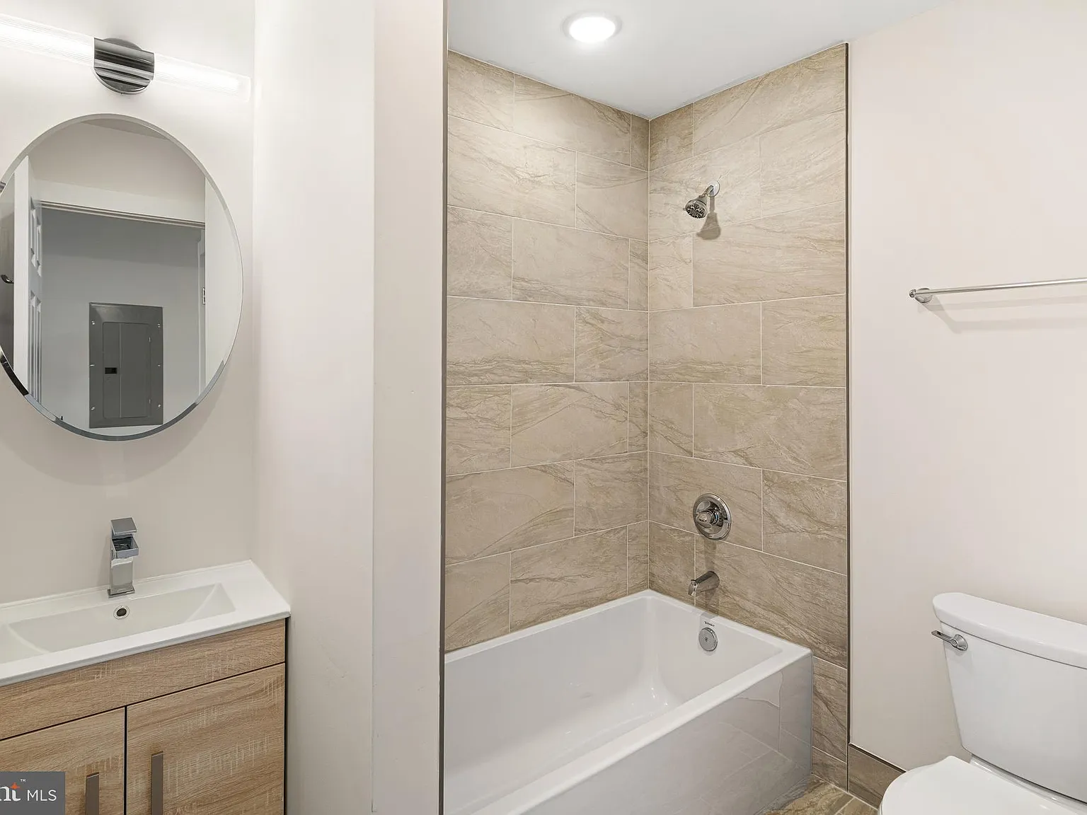 Studio, 261 sqft, $895 — Photo 3