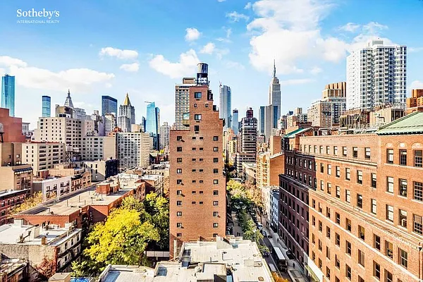 Sold by Sotheby's International Realty | media 10