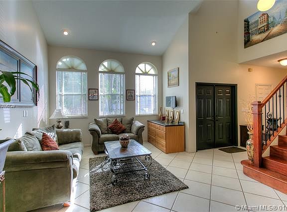 3rd image of 315 W Cypress Cove Cir