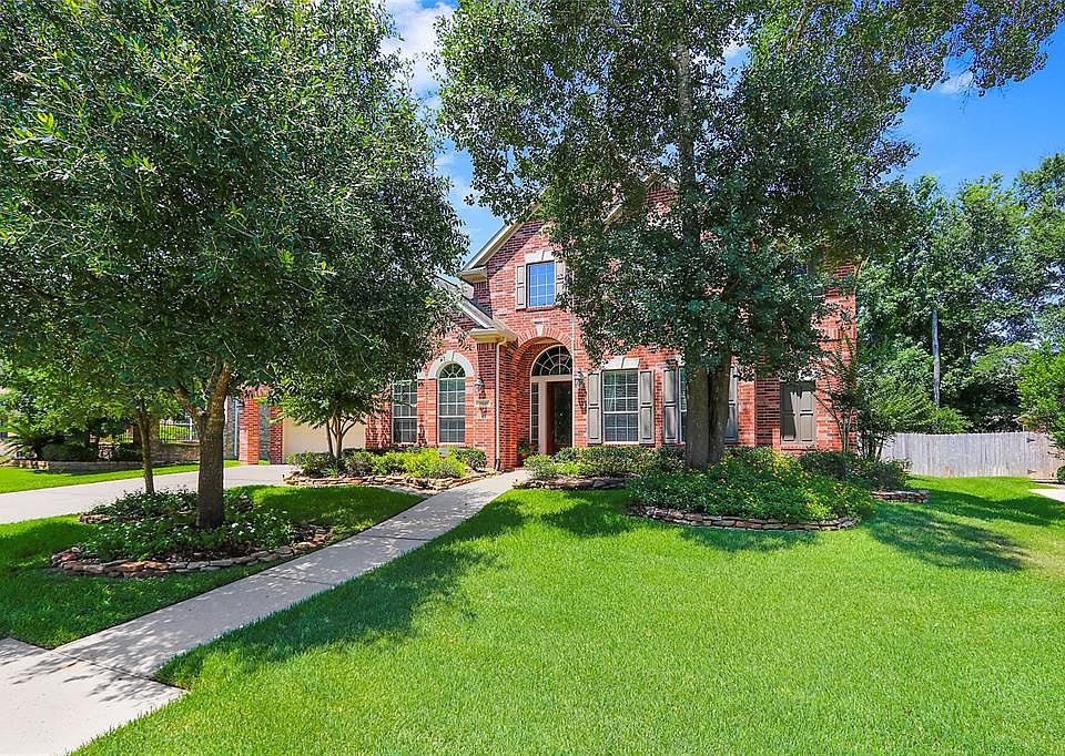 2nd image of 25110 Genesse Valley Dr