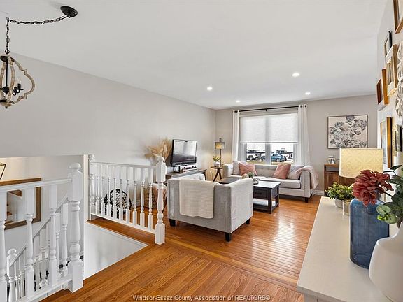4th image of 407 Alma St