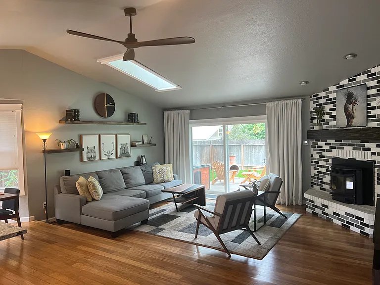 1670 E Melody St — Photo 4