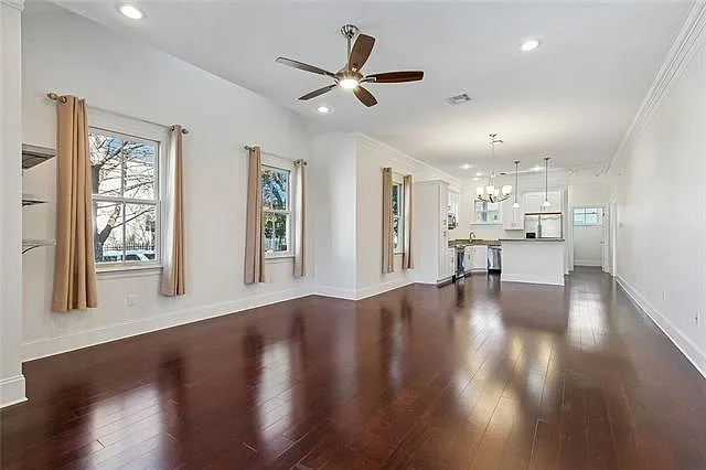 3 bed, 2.0 bath, 1561 sqft, $3,200 — Photo 3