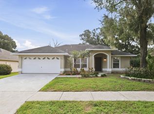 5910 Erhardt Dr, Riverview, FL 33578