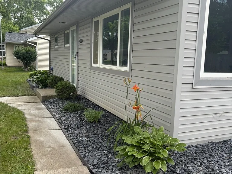 5003 Northfield Dr — Photo 2
