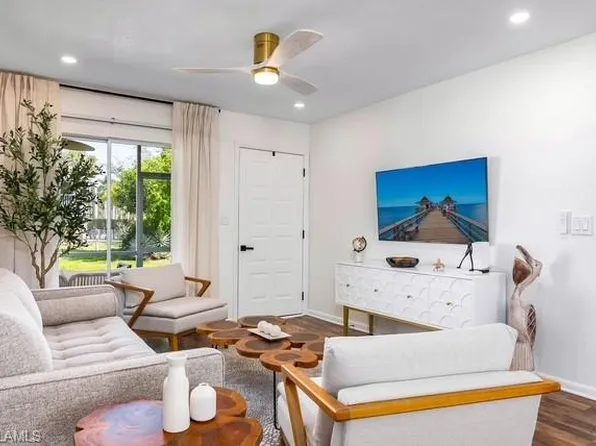 1251 7th Ave N APT 307, Naples, FL 34102