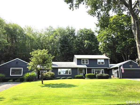 14 Jo Mar Drive, Newtown, CT 06482