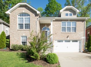 637 Hidden Valley Dr, Clarksville, TN
