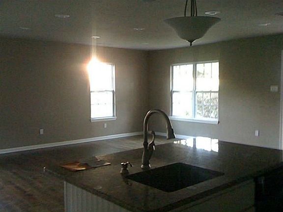 4th image of 4804 Melita Ave