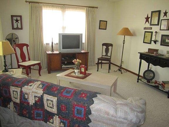 2nd image of 2536 Del Monte Ave