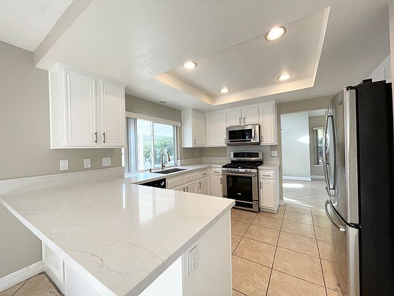 2nd image of 440 Yellowstone Cir