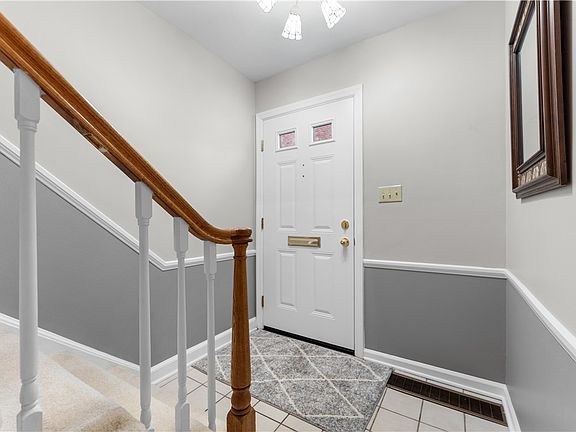 3rd image of 638 Robinwood Dr