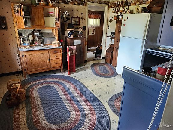 4th image of 7154 Brown Ave