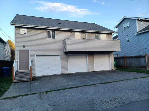 3409 33rd Ave W, Seattle, WA 98199