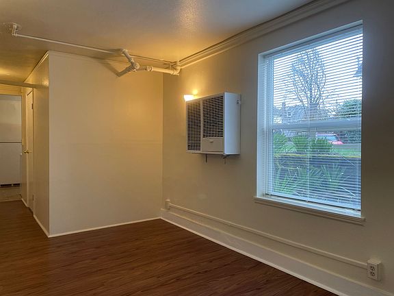4th image of 2361 NW Pettygrove St APT C