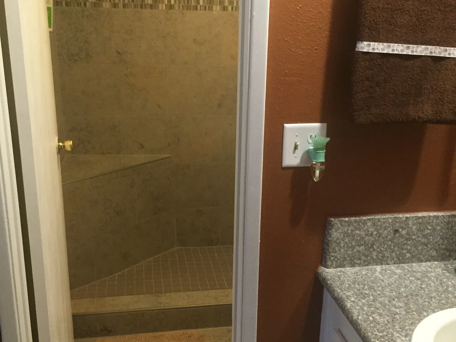 1 bed, 420 sqft, $1,000 — Photo 4