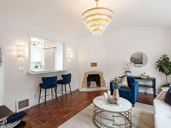 3rd image of 44 Short St #44