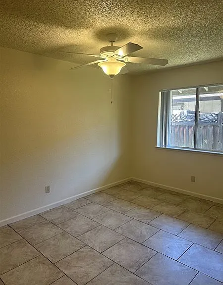 444 Trinity Ave — Photo 7