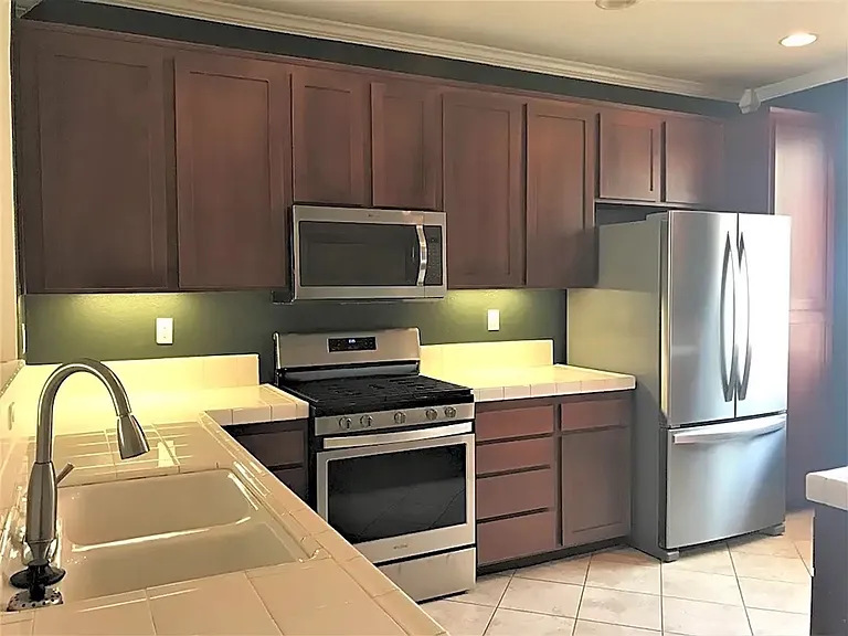 2703 White Pine Ct — Photo 4