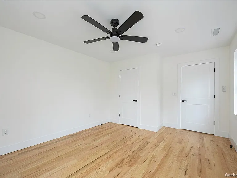 7441 S Broadway — Photo 24
