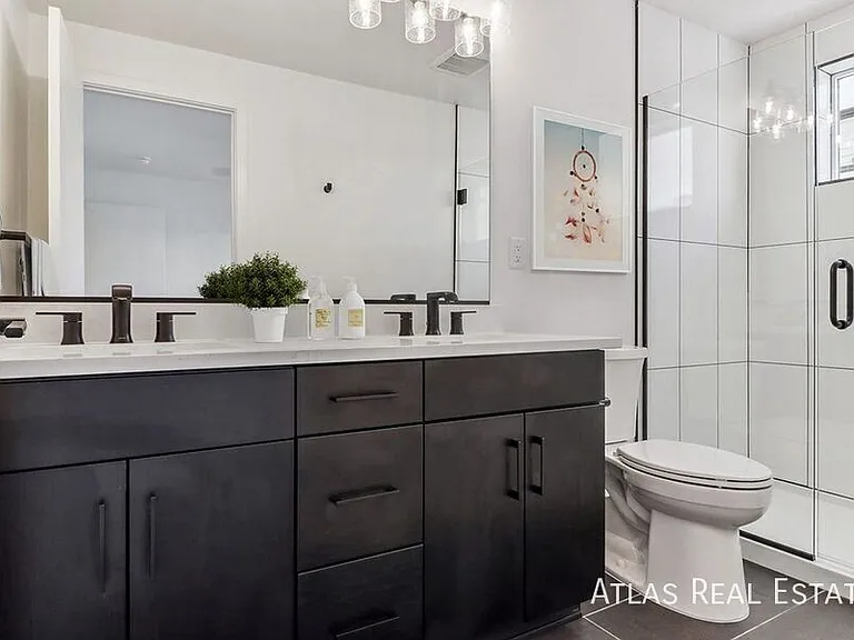 240 Osiander Street — Photo 11
