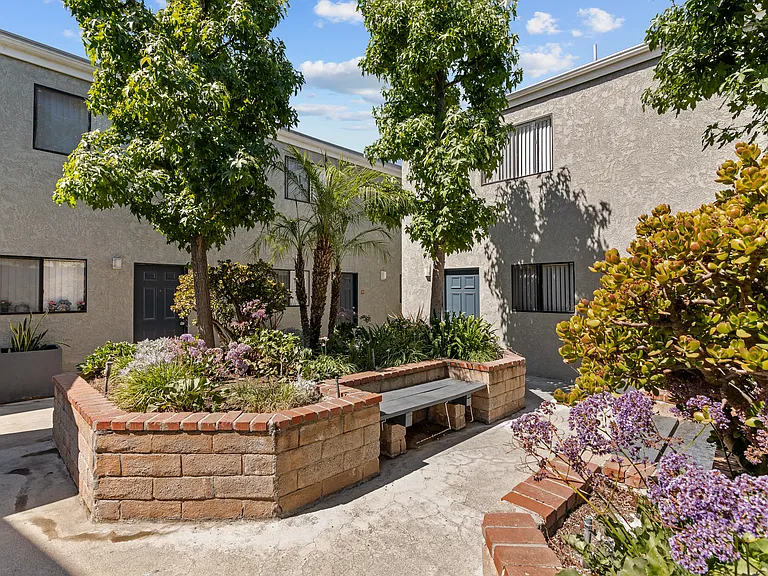 Myrtle Street Apartments — Photo 20