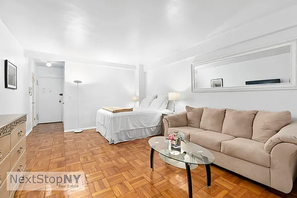 Rented by NextStopNY | media 3