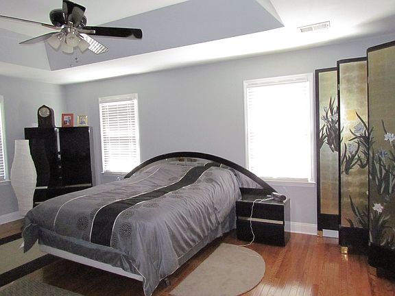 3rd image of 4817 Victorian Ct