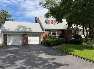 207 Graphic Blvd Floor 2, Bergenfield, NJ 07621