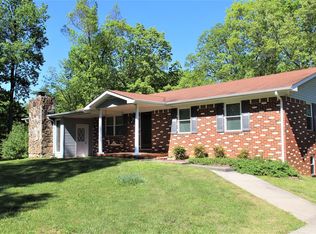 722 Anderson Rd, Monterey, TN 38574