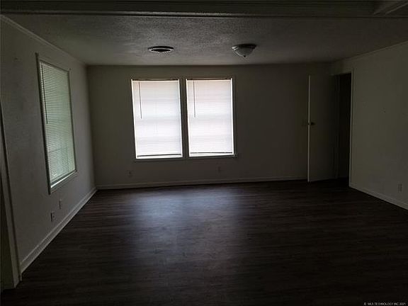 5th image of 203 W 3rd Ave