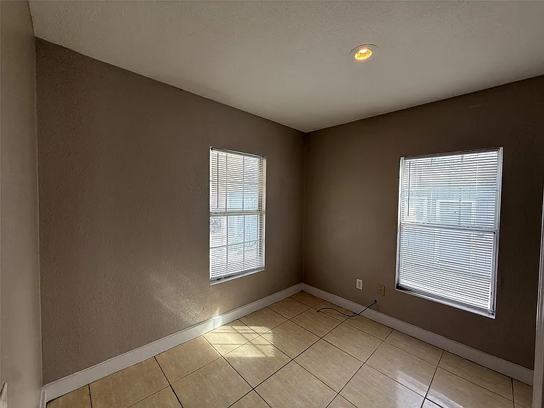 7312 Navigation Blvd #B — Photo 2