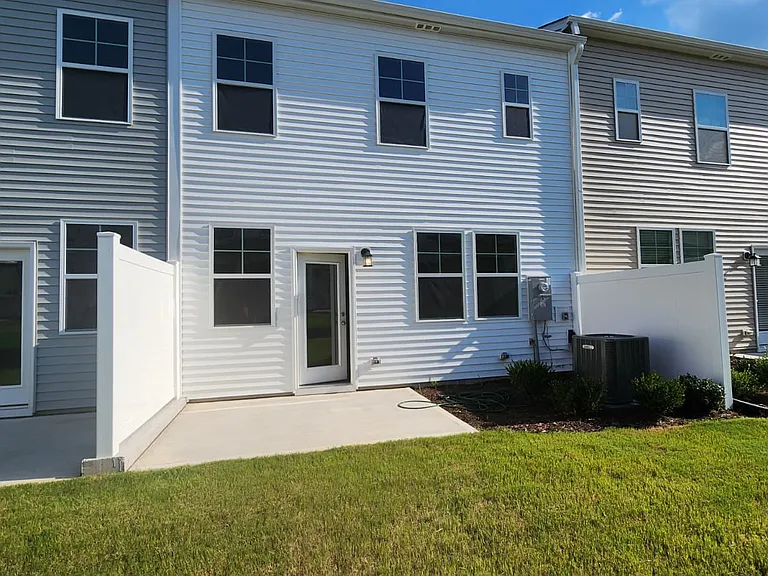 381 Thompson Overlook Way — Photo 5