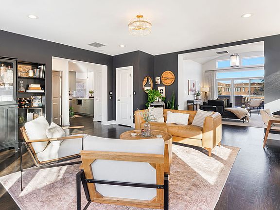 2nd image of 4622 N Ashland Ave APT 3