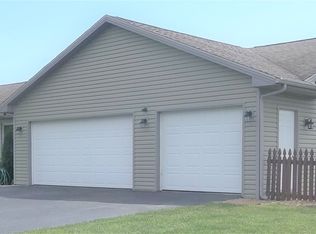 15 Paradise Ln, Madison, IN 47250