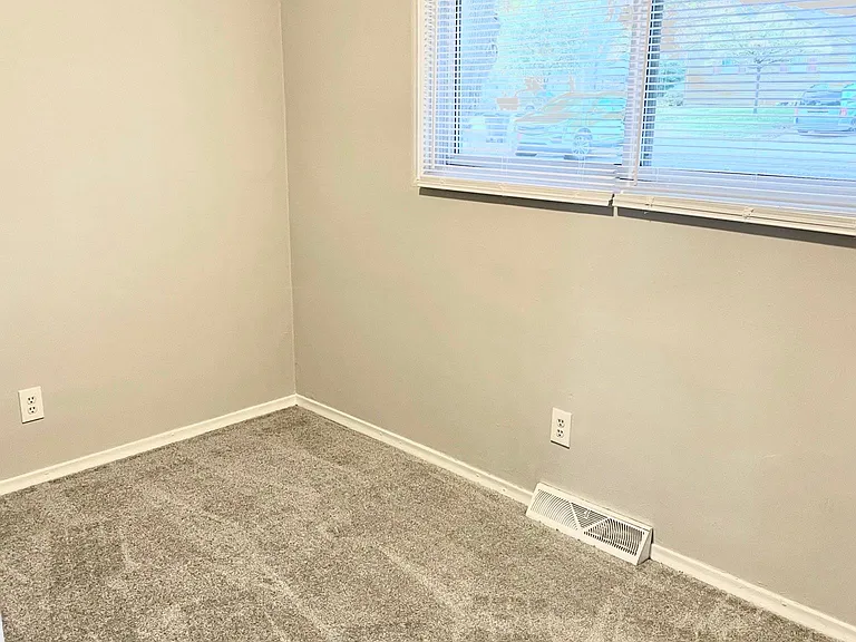 36155 Theresa St #36155 — Photo 13