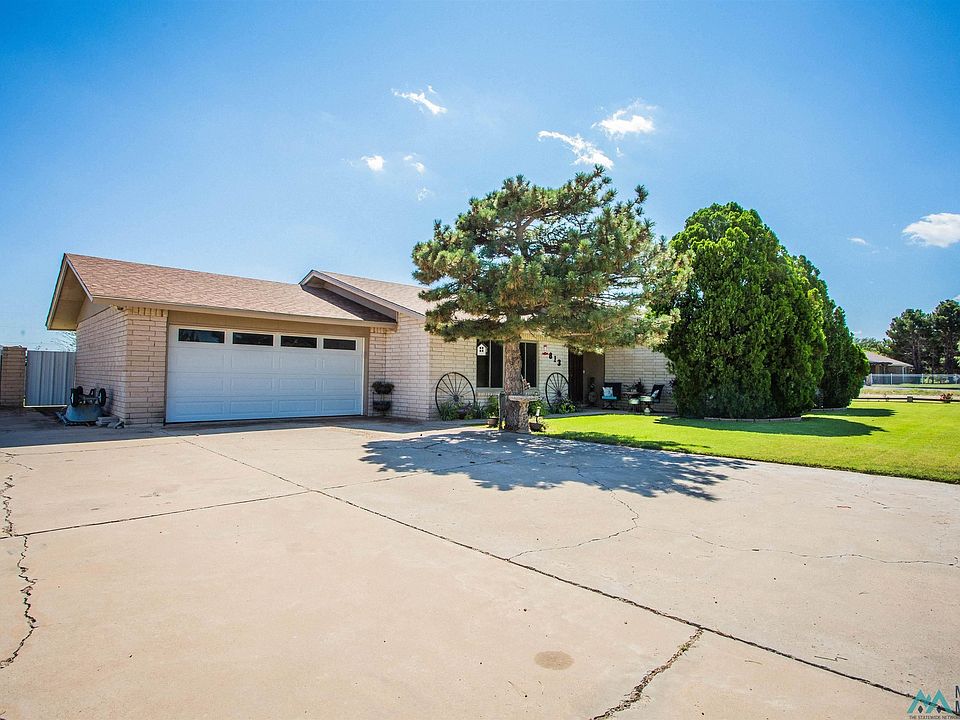 1st image of 813 W Ponderosa Dr