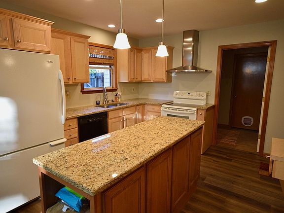 5th image of 3701 Danvers Dr