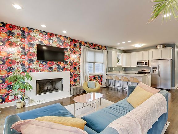 5th image of 1634 N Wolcott Ave APT 2