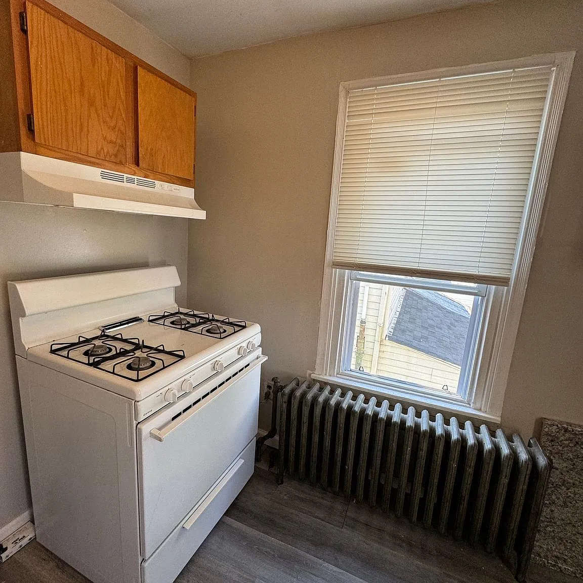 2 bed, 1736 sqft, $1,100 — Photo 2