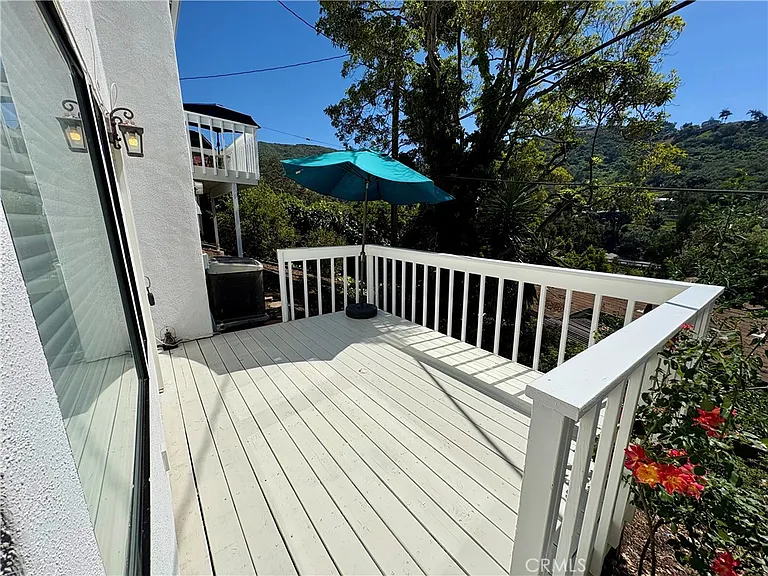 1033 Eastman Way — Photo 8